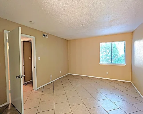 4eea18318eeaa799115545b98e83e122